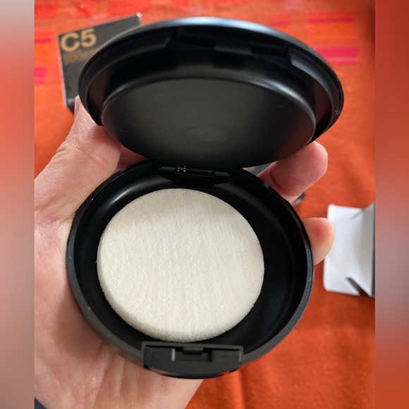 MAC C5 Studio Fix Powder Plus Foundation Net weight 0.52OZ/15g B62 - 1 compact - Picture 5 of 11